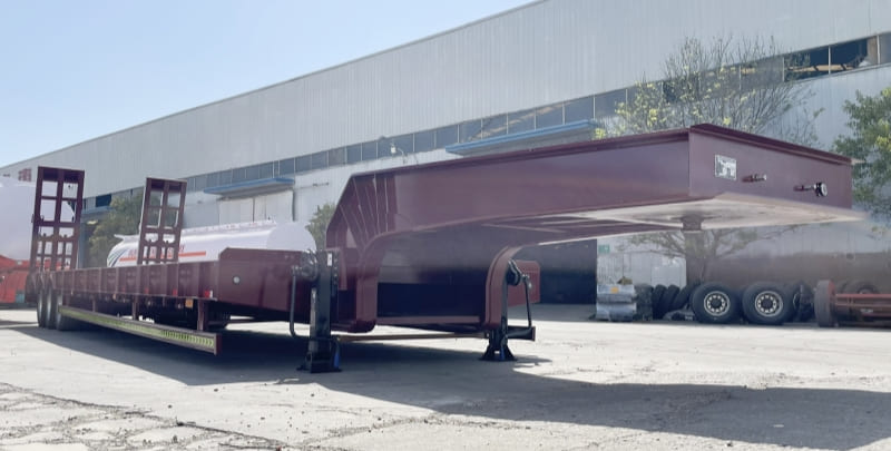 1754554183826809.jpg 3 axle lowbed trailer (3).jpg